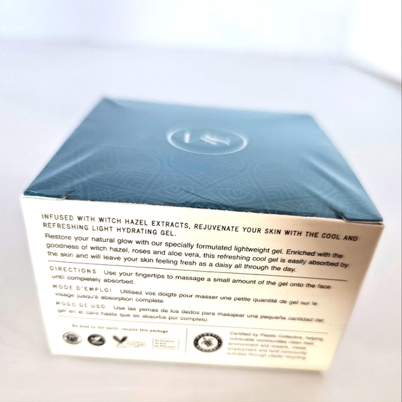 Nourish Mantra Gel Moisturizer - Picture 3 of 4